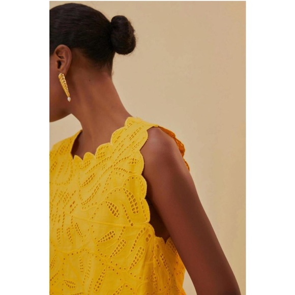 FARM RIO monstera eyelet crop top in yellow - Picture 2 of 6